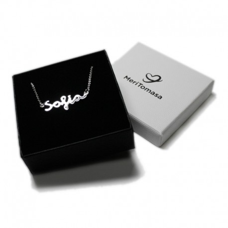 Your personalized name necklace, with exclusive MeriTomasa packaging included