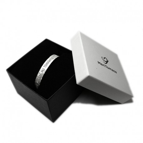 Your personalized rigid bracelet, with exclusive MeriTomasa packaging included