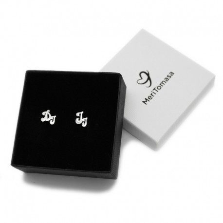 Your intertwined initials earrings, with exclusive MeriTomasa packaging included